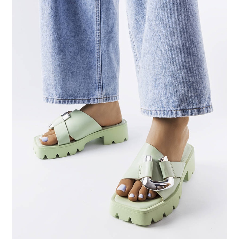 Zöld csúszdák a traktor talpán a Carceritől 1