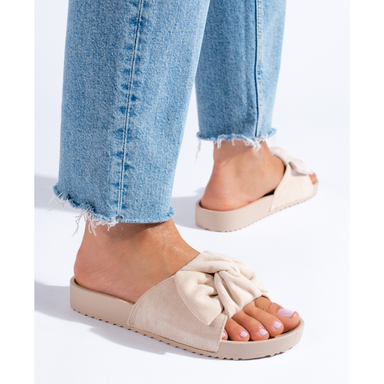 Női bézs velúr papucs a Shelovet cégtől 1