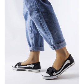 Fekete textil tornacipő a Winifred-től 1