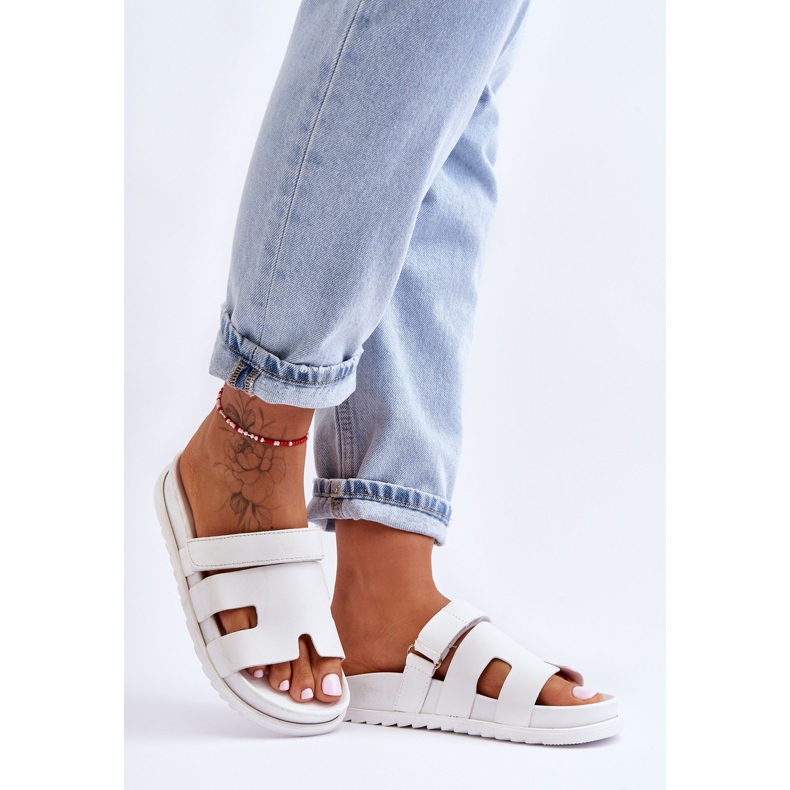 Klasszikus női szandál White Molie fehér 2