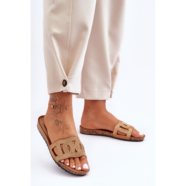 Női szegecses papucs Barna Evelins 2