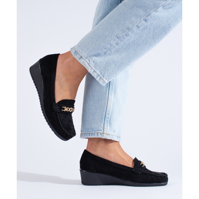 Fekete velúr ékelt cipő a Shelovet márkától 1