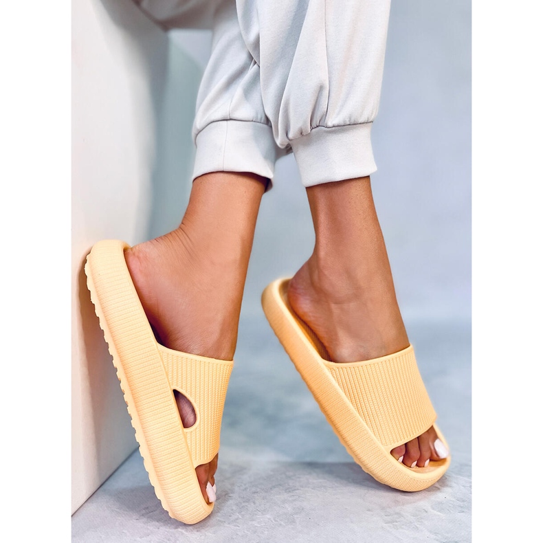 Yang Yellow párna papucs sárga 1