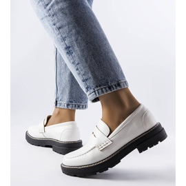 Fehér brogues bőr talpbetéttel a Biddie-től 1