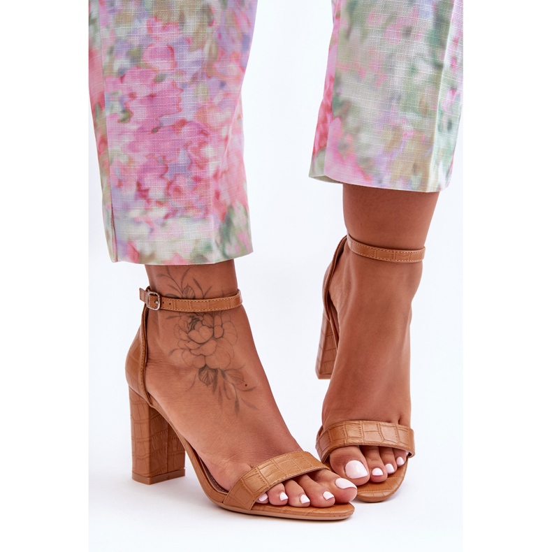 Szandál Egy Pole Kígyó Mintás Barna Hacia 1