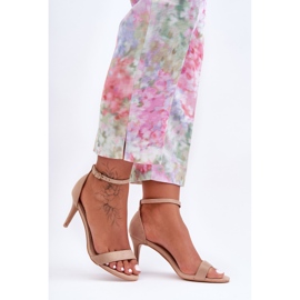 Velúr klasszikus szandál bézs színű Tossa magassarkún 1