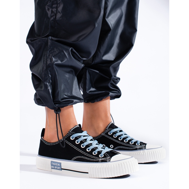 Shelovet fekete, alacsony szárú női tornacipő 1