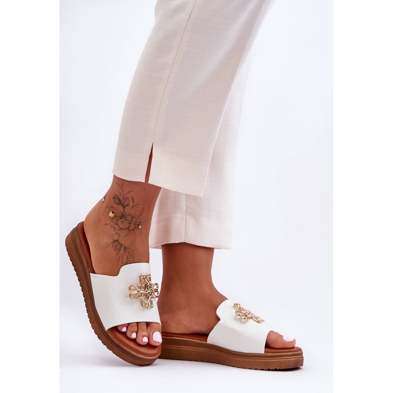 PG1 Női bőr papucs fehér Azera díszítéssel 1