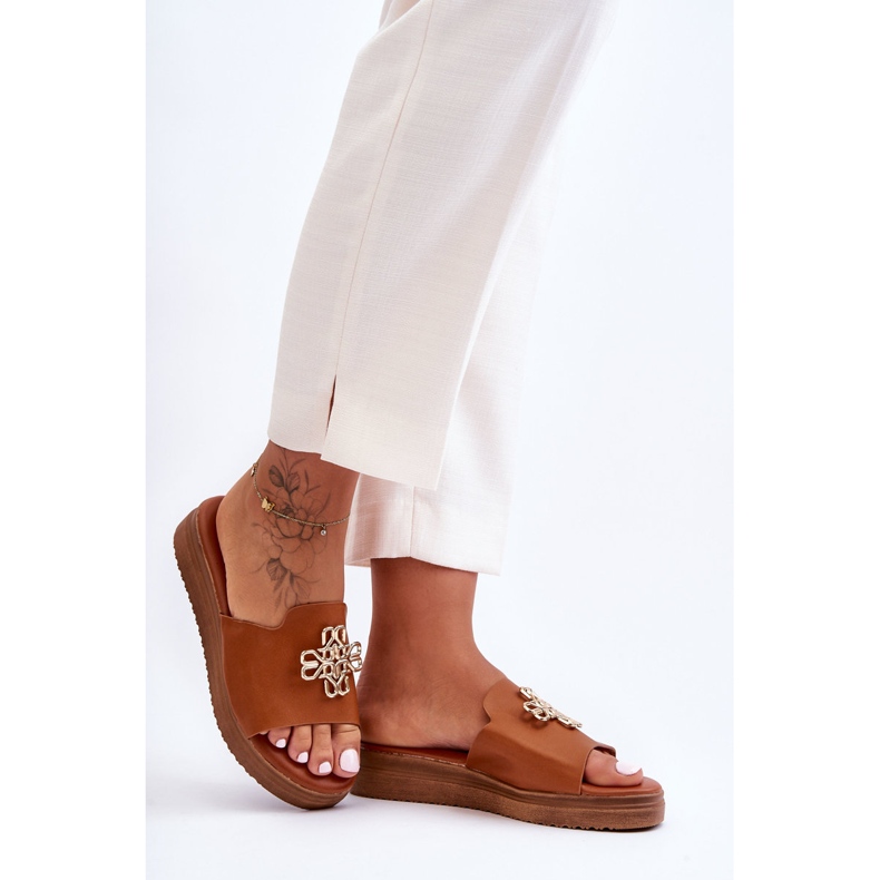 PG1 Női bőr papucs díszítéssel Barna Azera 2