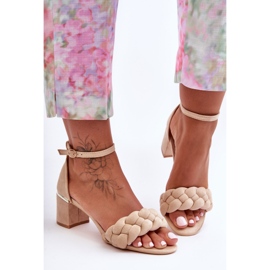 Essenza bézs velúr fonott szandál 1