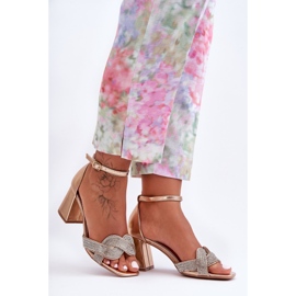 Alacsony sarkú szandál strasszokkal Rose Gold Monra aranysárga 1