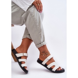 Bőr klasszikus női papucs tépőzárral, fehér Amedon 1 Bőr klasszikus női papucs tépőzárral, fehér Amedon 1