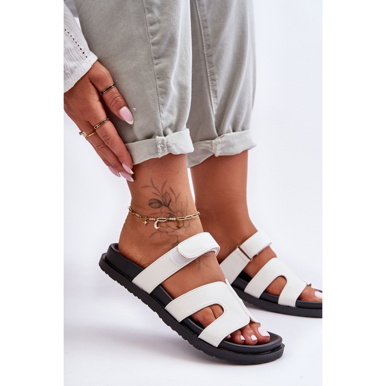 Bőr klasszikus női papucs tépőzárral, fehér Amedon 2