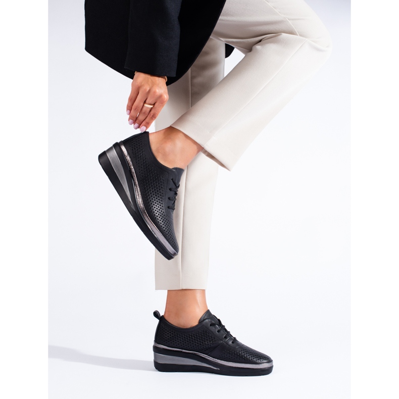 T.Sokolski fekete bőrcipő 2