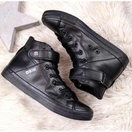 Fekete szigetelt edzőcipő Big Star V274542F 1