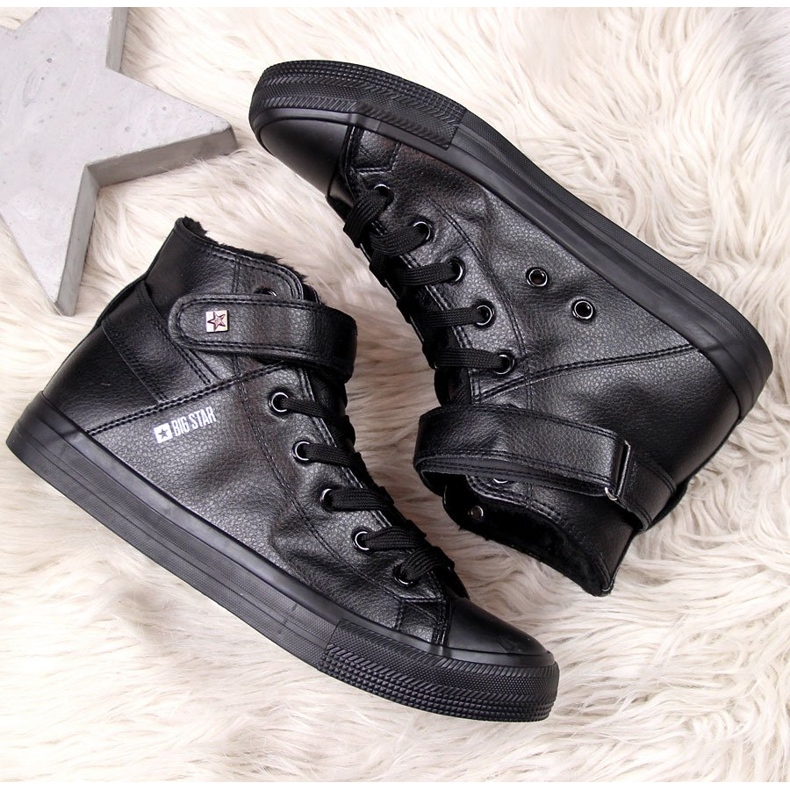 Fekete szigetelt edzőcipő Big Star V274542F 1