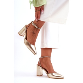 Eco-bőr pumpák dekoratív pánttal, Golden Lirosa aranysárga 1