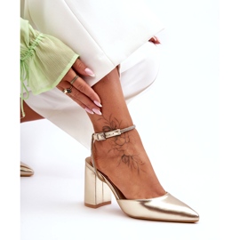 Eco-bőr pumpák dekoratív pánttal, Golden Lirosa aranysárga 3