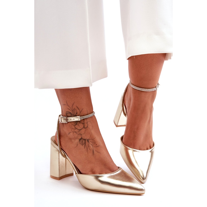 Eco-bőr pumpák dekoratív pánttal, Golden Lirosa aranysárga 6