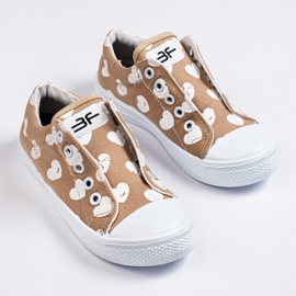 SHELOVET Felbújós bézs színű tornacipő lányoknak 3F szívecskékkel 1