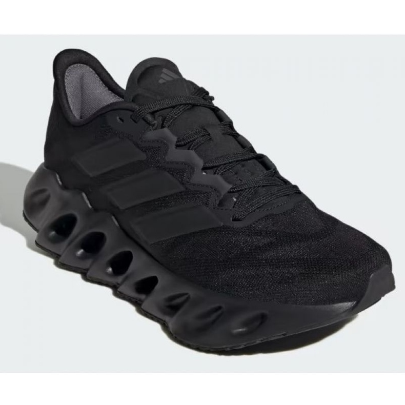 Cipők adidas Switch Fwd W ID1787 fekete 1