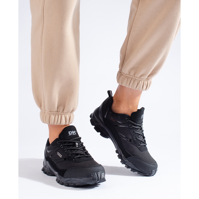 DK fekete túracipő nőknek 1