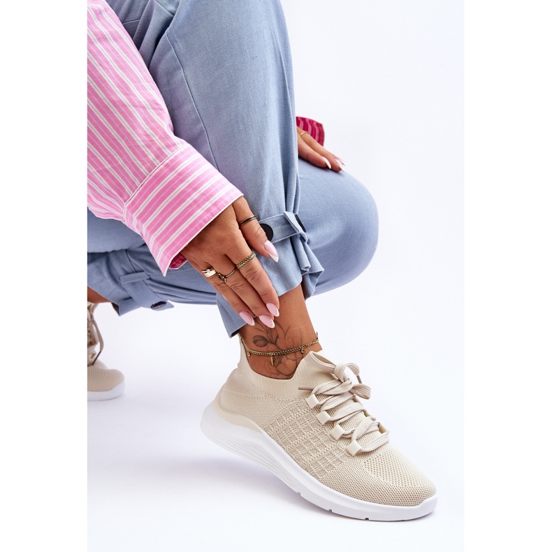 PG1 Klasszikus női sportcipő világos bézs Nickilla 1