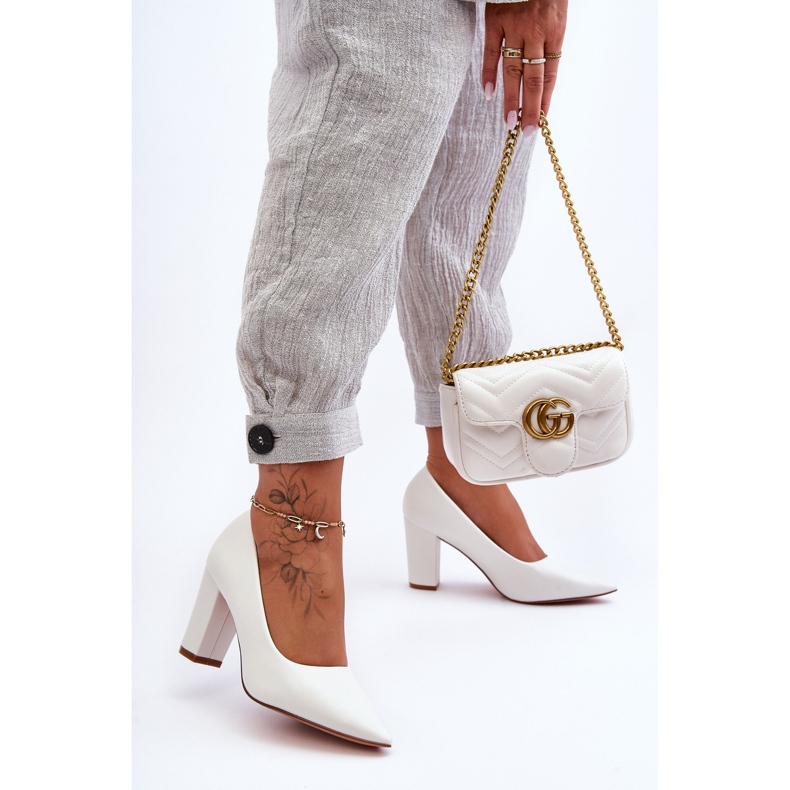 Klasszikus Odessa fehér magassarkú pumpák 1