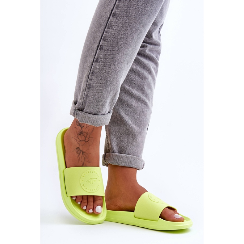 Női sportpapucs 4F 4FSS23FFLIF069-72S Lime zöld 1