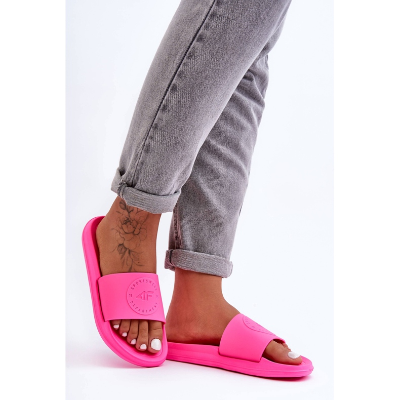 Női sportpapucs 4F 4FSS23FFLIF069-53S fukszia rózsaszín 1