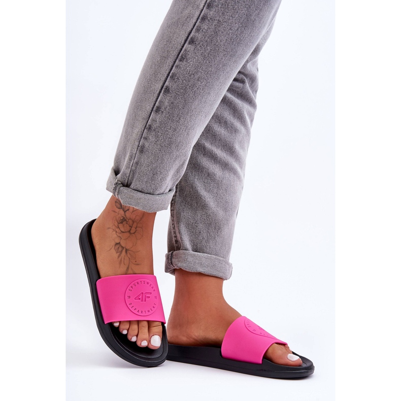 Női sportpapucs 4F 4FSS23FFLIF069-55S rózsaszín-fekete 1