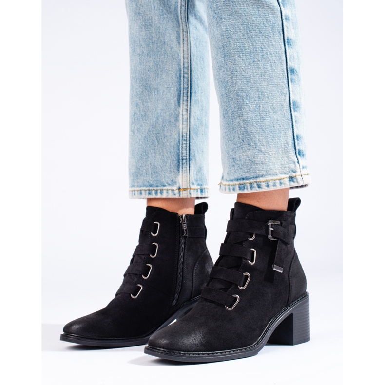 Női fekete, magas sarkú bokacsizma 1