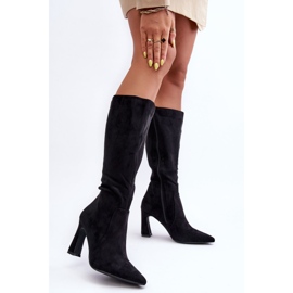 Fekete velúr sarkú csizma 2