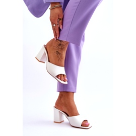 Női klasszikus papucs fehér Loara 4