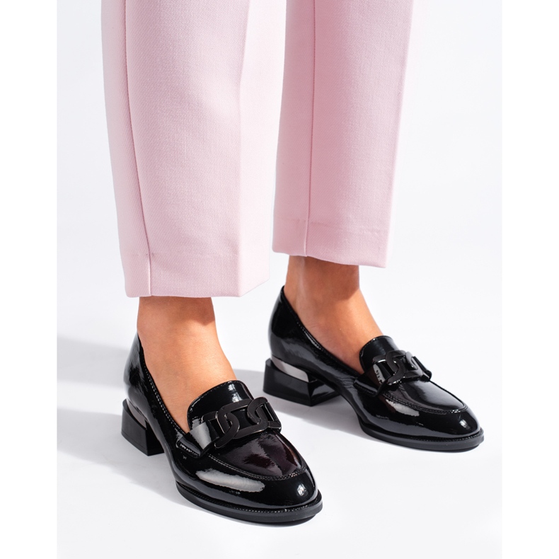 Női fekete lakkozott cipő Vinceza csattal 1