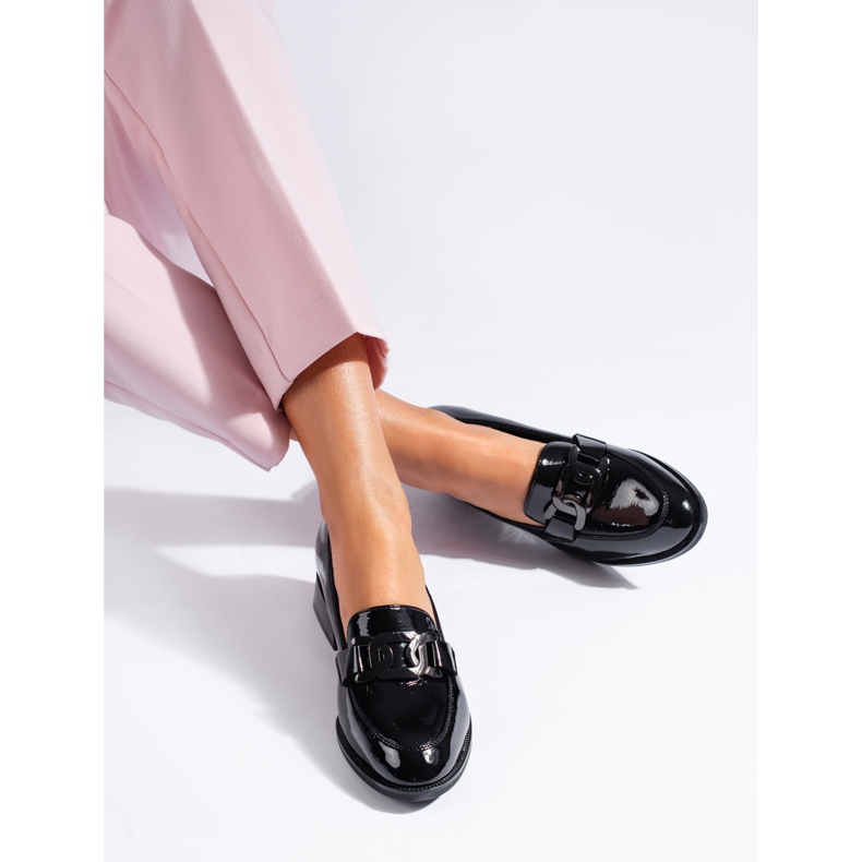 Női fekete lakkozott cipő Vinceza csattal 2