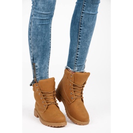 Queentina Camel Trappers barna 1