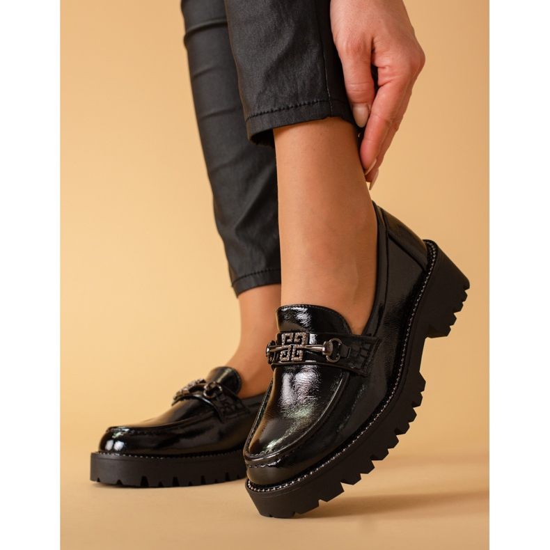 Női lakkozott mokaszin vastag Shelovet talpon fekete 2