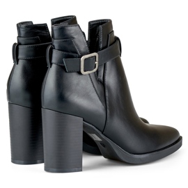 Női kivágott fekete csizma oszlopon bézs 1 Női kivágott fekete csizma oszlopon bézs 1