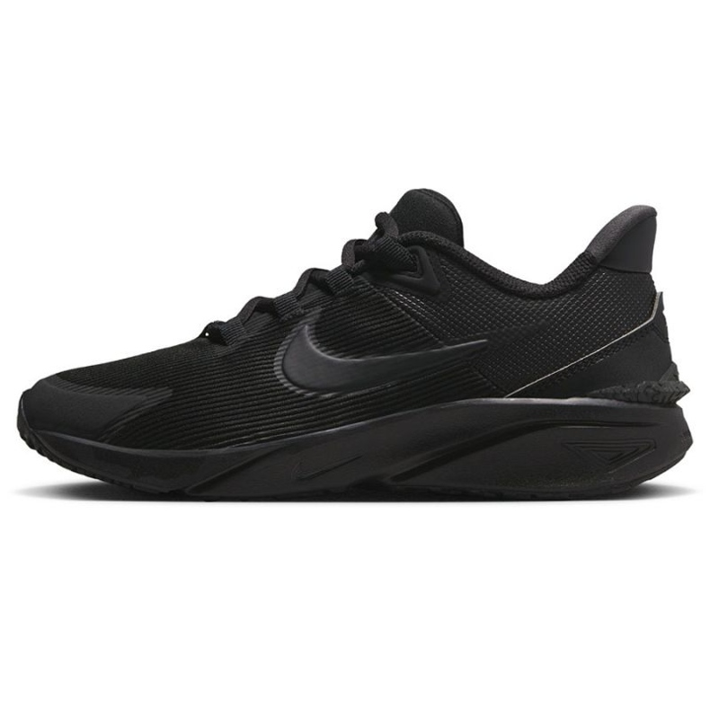 Nike Star Runner 4 DX7615 002 futócipő fekete 1
