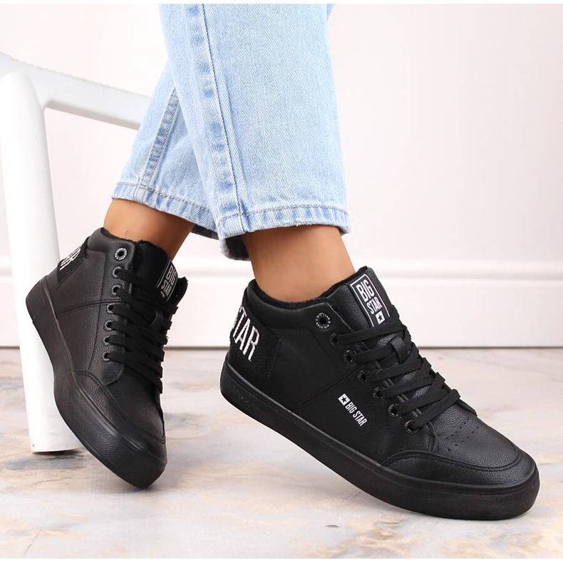 Fekete szigetelt tornacipő Big Star EE274351 1