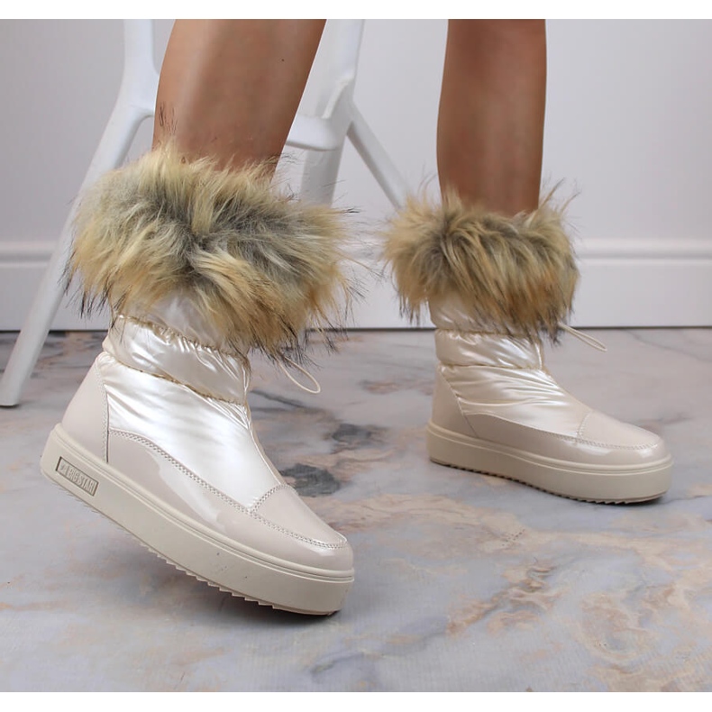 Női hócsizma a platformon szőrméz bézs színű Big Star MM274380 2 Női hócsizma a platformon szőrméz bézs színű Big Star MM274380 2