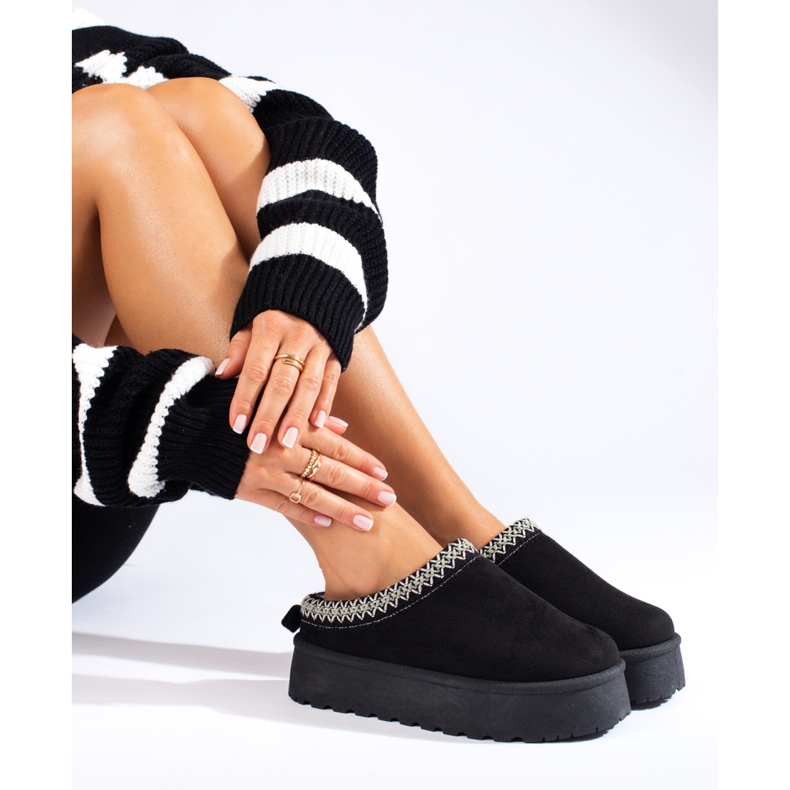 Fekete velúr papucs a Shelovet márkától 1