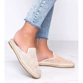 Kinshasa bézs papucs beépített elejével 2 Kinshasa bézs papucs beépített elejével 2