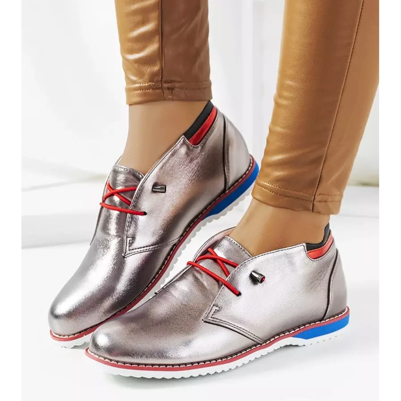 Ezüst női cipők a Reyes márkától 1