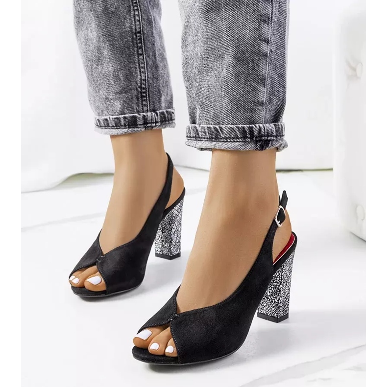 A márka fekete velúr szandálja Bonnie 1