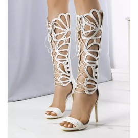 PA1 Szürke szandál dekoratív felsőrésszel a Julio cégtől 1