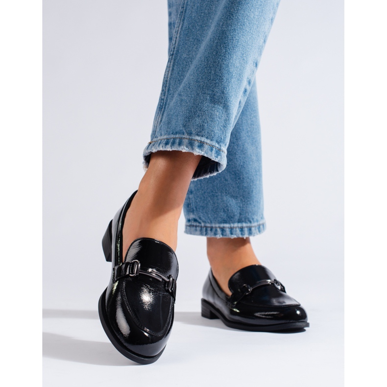 Elegáns lakkozott női cipő Shelovet fekete 1