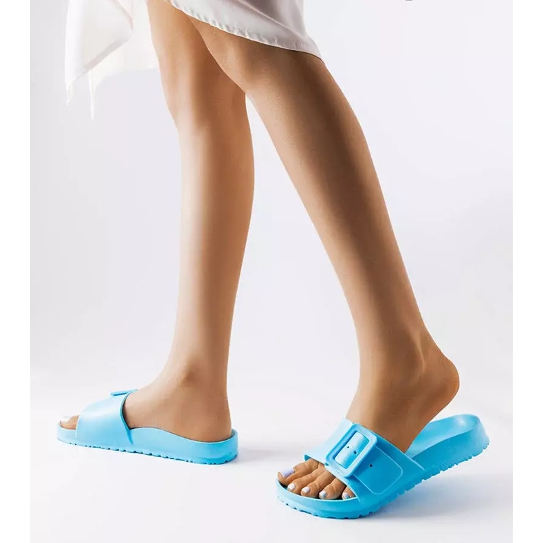 Kék gumi csúszdák csattal a Nelmtől 2