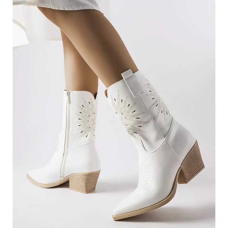 Leopardi fehér cowboy csizma díszített felsőrésszel 1 Leopardi fehér cowboy csizma díszített felsőrésszel 1